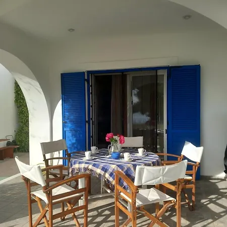 Cycladic Style House By The Sea Casa de Férias Nerotriviá