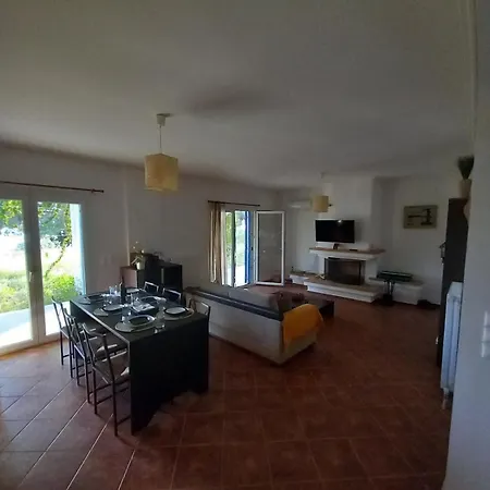 Cycladic Style House By The Sea *